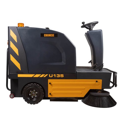 Подметальная машина с местом оператора Chancee U135 (li-ion 48В / 80Ач)