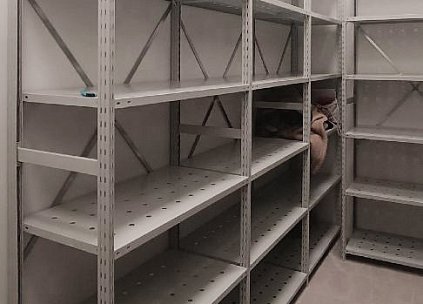 ГТС Универсал: металлические стеллажи с перфорированными полками — максимум возможностей